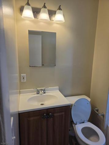 8 Chester Court Edison NJ 08817