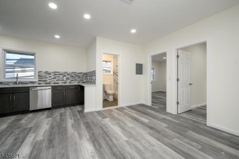 287 Orange St Apt 2 Newark NJ 07103
