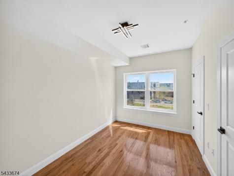 264 Hunterdon Street Newark NJ 07103