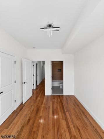 264 Hunterdon Street Newark NJ 07103