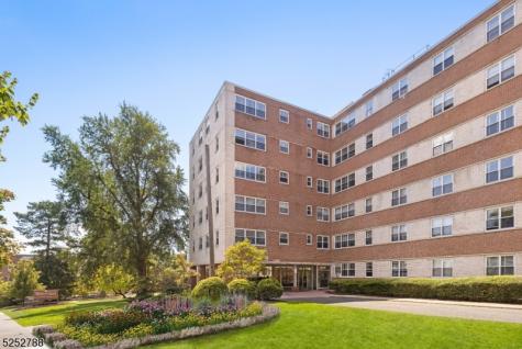 36 Hawthorne Place Montclair NJ 07042