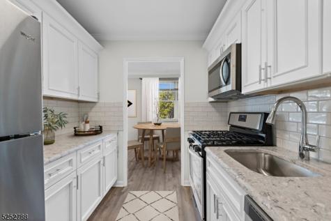 36 Hawthorne Place Montclair NJ 07042