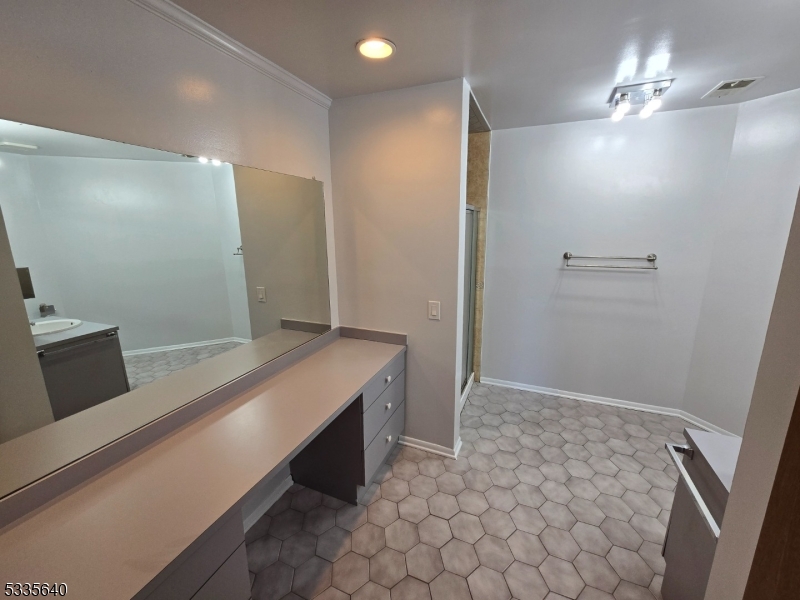 154 Castle Ridge Drive East Hanover NJ 07936