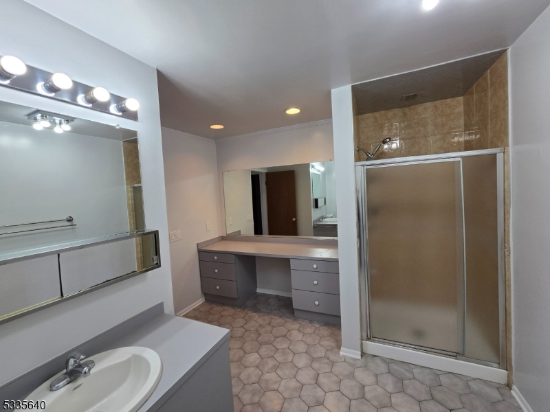 154 Castle Ridge Drive East Hanover NJ 07936