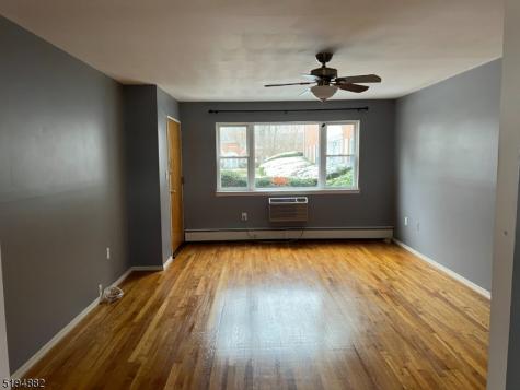 17 Manchester Court Wayne NJ 07470