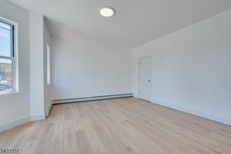 520 E Jersey Street Elizabeth NJ 07206