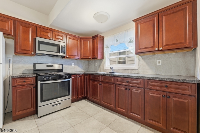 231 Renner Avenue Newark NJ 07112