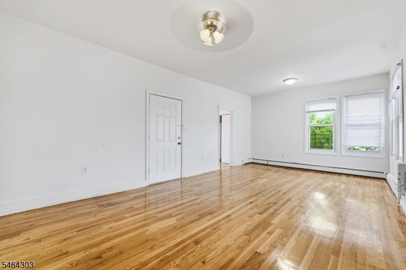 231 Renner Avenue Newark NJ 07112