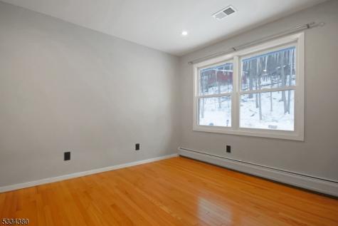 519 E Shore Trail Byram NJ 07871