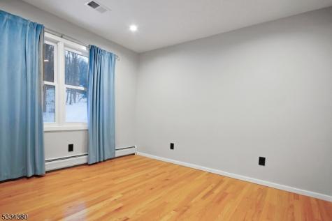 519 E Shore Trail Byram NJ 07871
