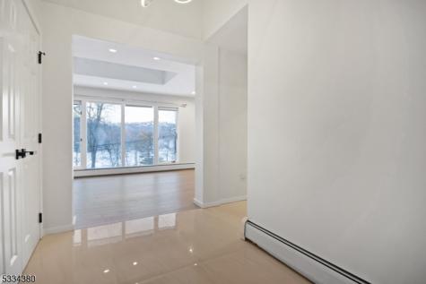 519 E Shore Trail Byram NJ 07871