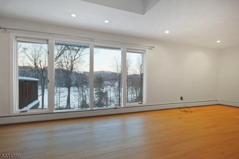 519 E Shore Trail Byram NJ 07871