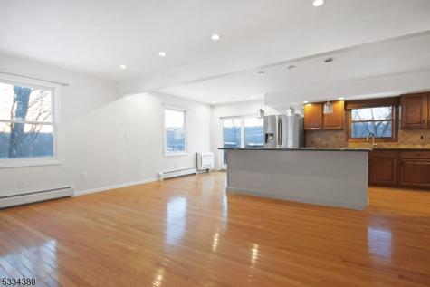 519 E Shore Trail Byram NJ 07871