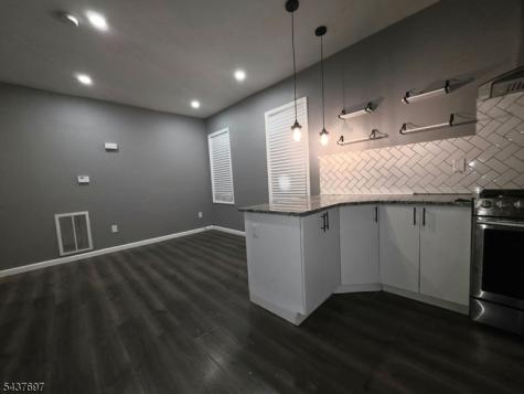 487 S 17th Street Newark NJ 07103