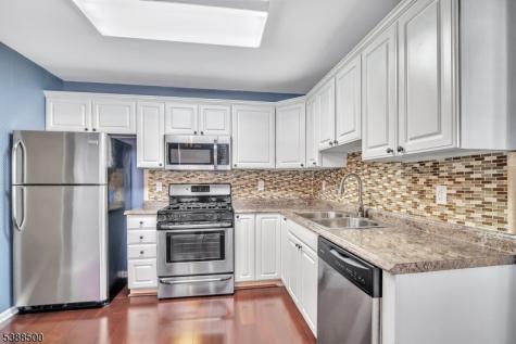 122 Williamson Court Bridgewater NJ 08807