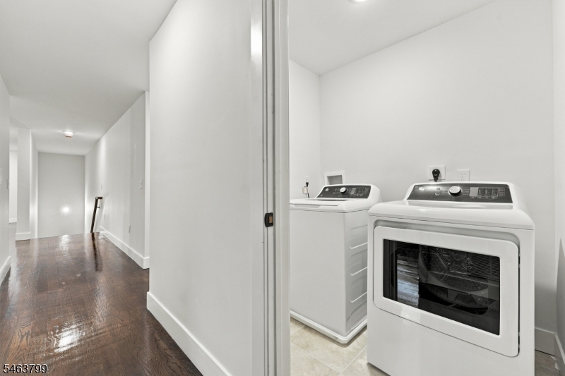 543 13TH Avenue Newark NJ 07103