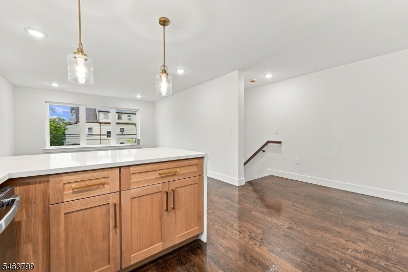 543 13TH Avenue Newark NJ 07103