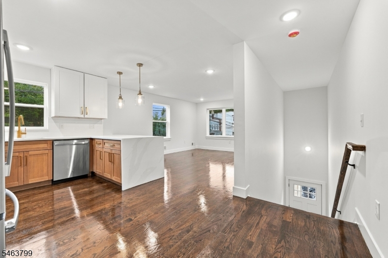 543 13TH Avenue Newark NJ 07103