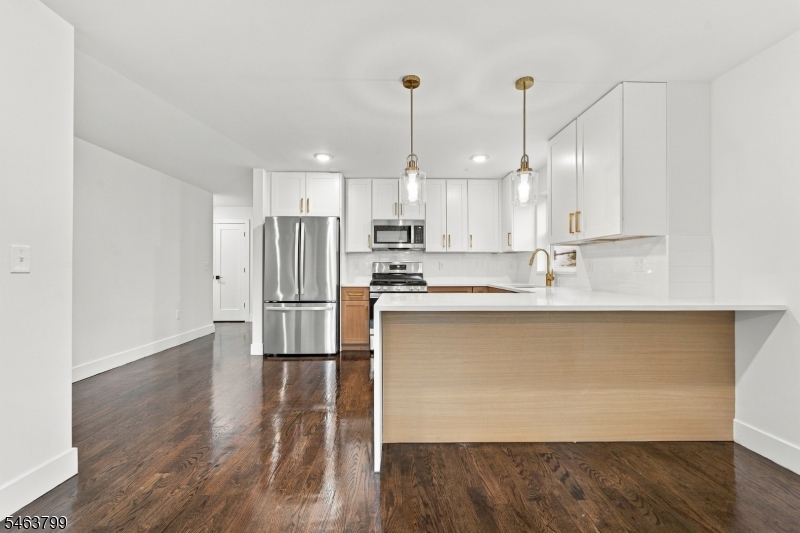 543 13TH Avenue Newark NJ 07103