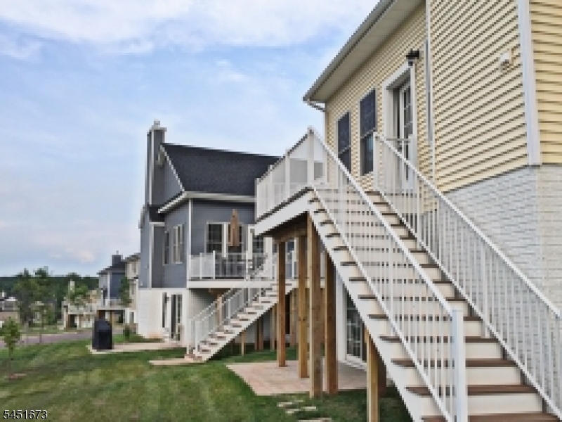 9 Comstock Lane Montgomery NJ 08558