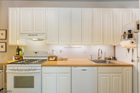 92 Midland Avenue Montclair NJ 07042