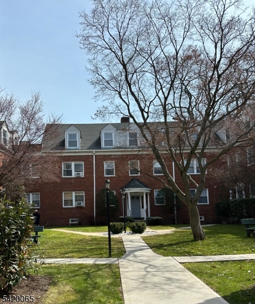 735 Elm Avenue Teaneck NJ 07666