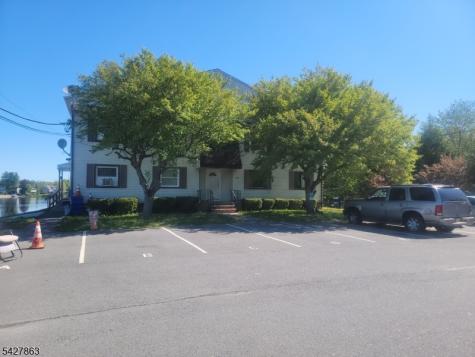 390 Lake Shore West Montague NJ 07827