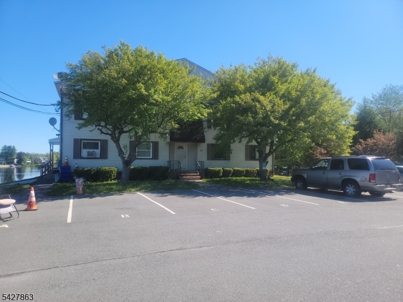 390 Lake Shore West Montague NJ 07827