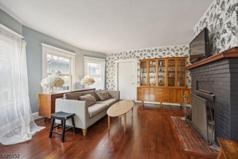17 Oxford Street Montclair NJ 07042