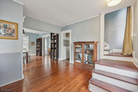 17 Oxford Street Montclair NJ 07042
