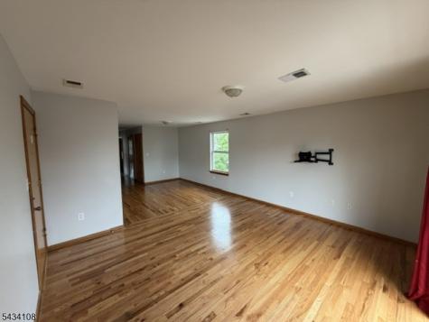 817 Jackson Avenue Linden NJ 07036