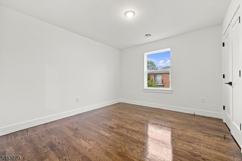 543 13TH Avenue Newark NJ 07103