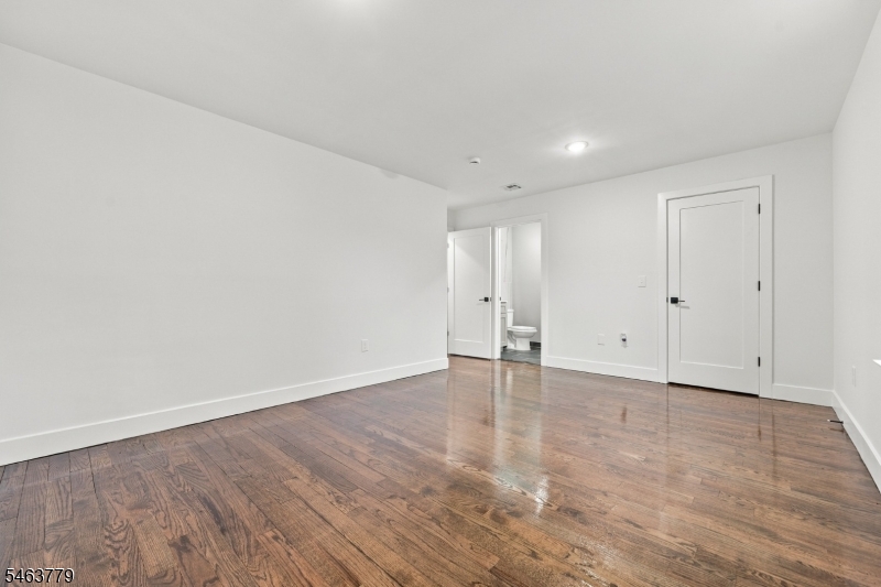 543 13TH Avenue Newark NJ 07103