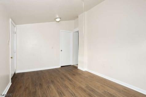 68 Mohawk Avenue Hawthorne NJ 07506