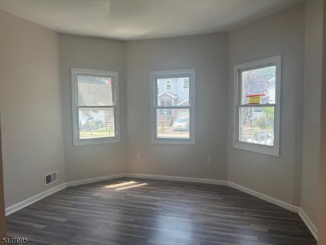 186 N 17th Street East Orange NJ 07017