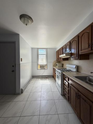 98 Andrew Street Bayonne NJ 07002