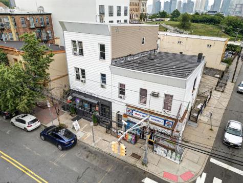 154 Chestnut Avenue Jersey City NJ 07306