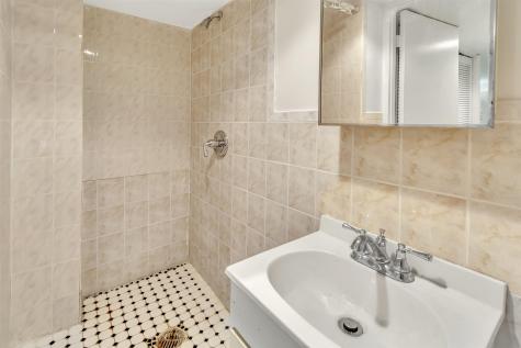 308 38th Street Union City NJ 07087