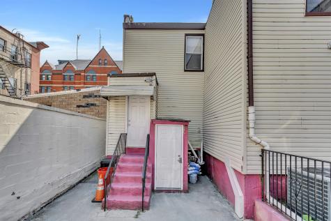 308 38th Street Union City NJ 07087