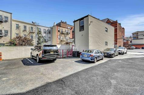 308 38th Street Union City NJ 07087