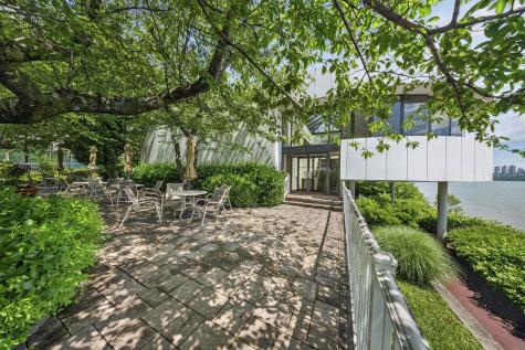 1033 River Road Edgewater NJ 07020