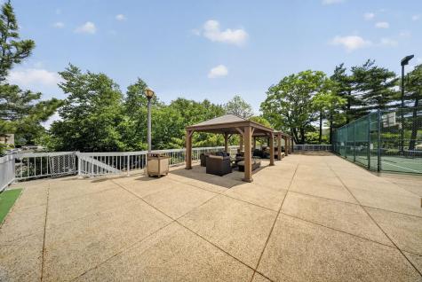 1033 River Road Edgewater NJ 07020
