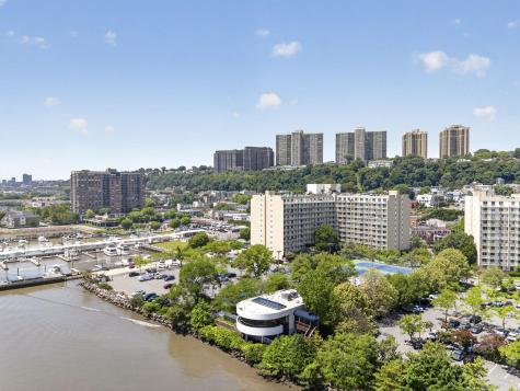1033 River Road Edgewater NJ 07020