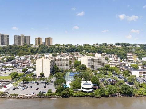 1033 River Road Edgewater NJ 07020
