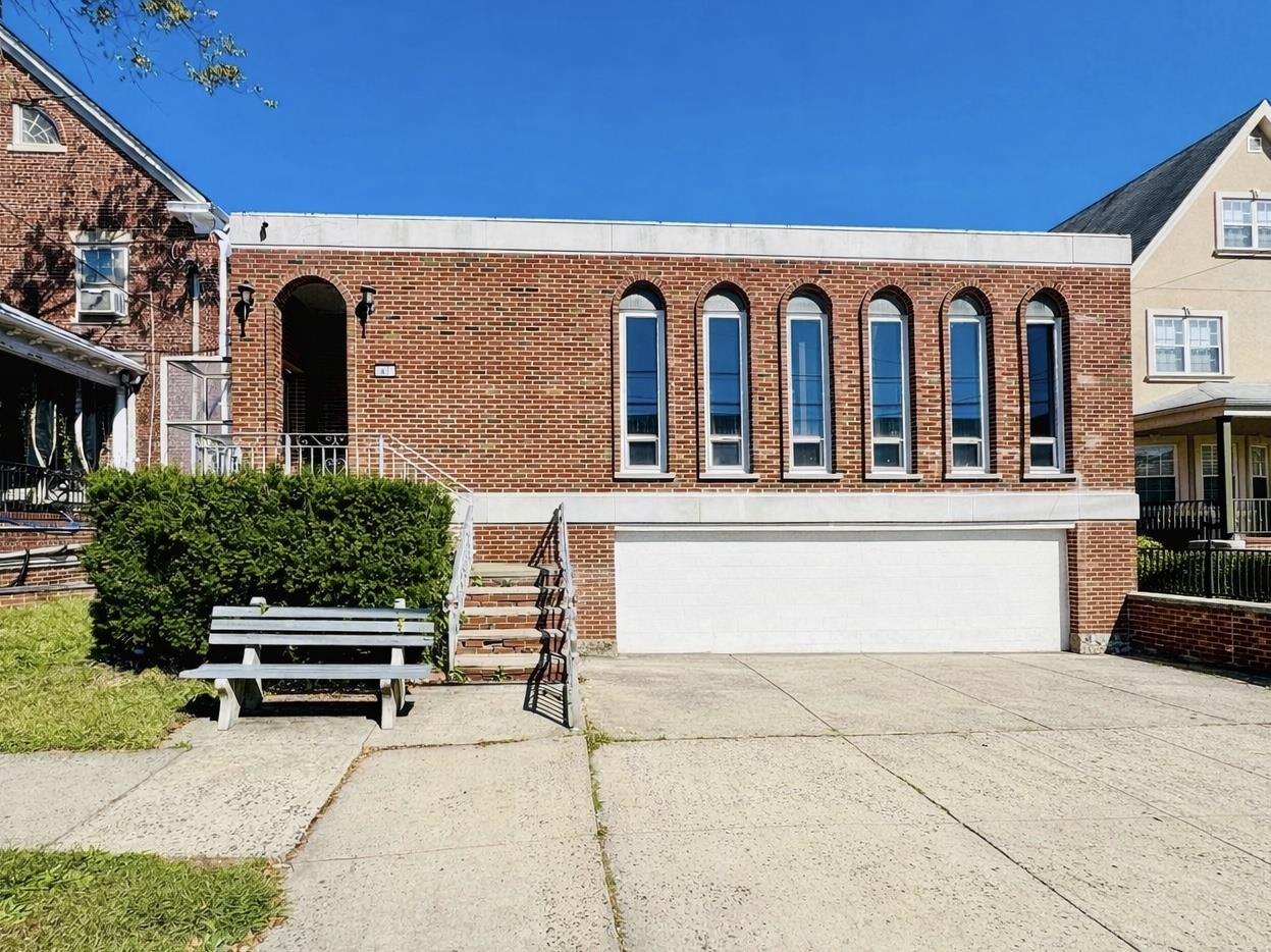 696 Avenue C Bayonne NJ 07002
