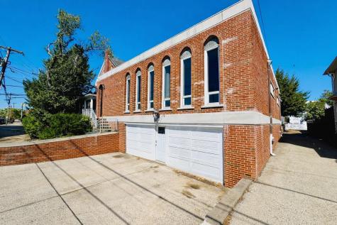 696 Avenue C Bayonne NJ 07002