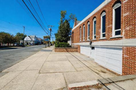 696 Avenue C Bayonne NJ 07002