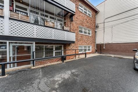 22 Glenwood Avenue Jersey City NJ 07306