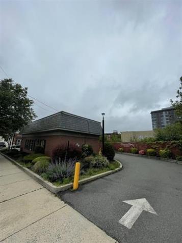 987 Broadway Bayonne NJ 07002