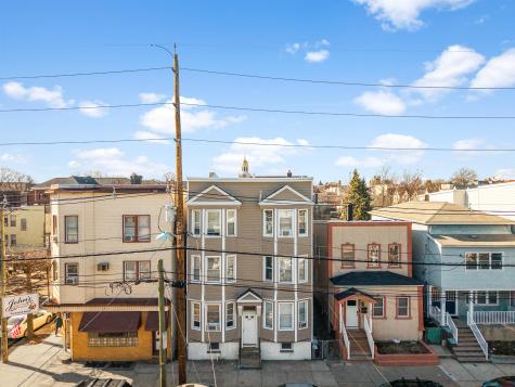 349 Avenue E Bayonne NJ 07002